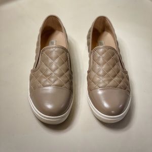 STEVE MADDEN Slip-Ons